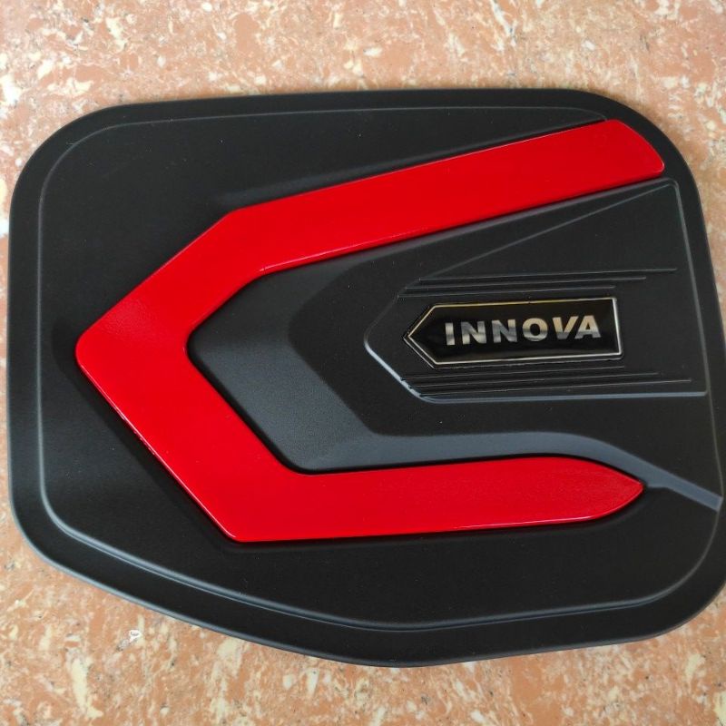 Tank cover tutup bensin toyota all new innova inova reborn 2016 sampai 2023 ribon / venturer 2020 2019 2018 2017 2021 zenix CARBON  hitam DOFF chrome crome tempel 3m