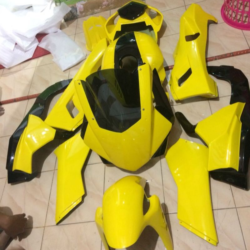 Full set body custom model R1m buat r15 v3