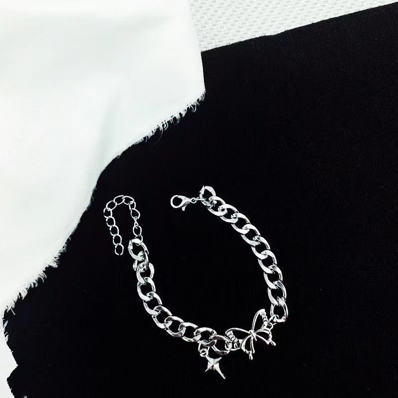 Gelang Rantai Dengan Liontin Bentuk Kupu-Kupu + Bintang Bahan Alloy Untuk Wanita