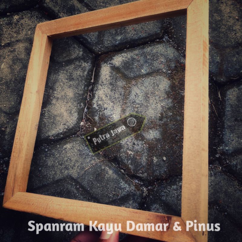 

Spanram Kayu Pinus & Damar Terbaik 30×40 cm