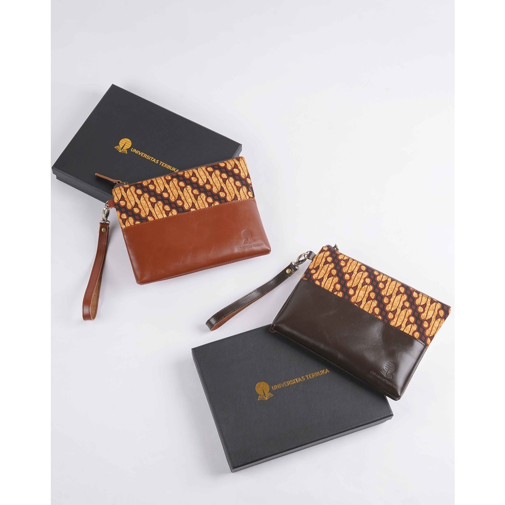 Clutch Kombinasi Batik dan Kulit Universitas Terbuka