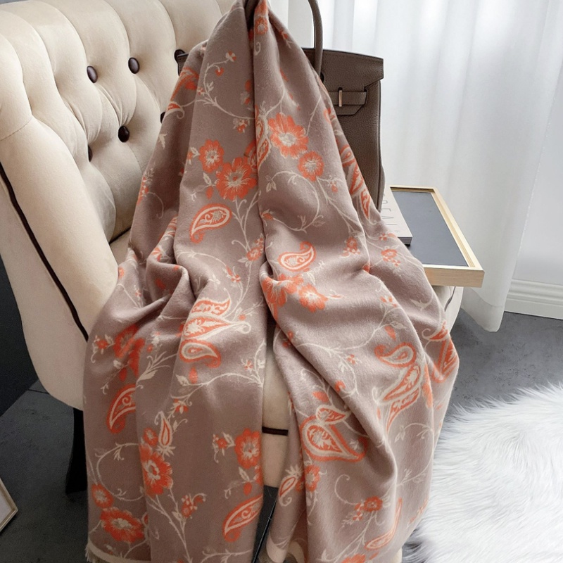 Syal &quot;Regalia&quot; 65 x 185 Motif Polos Anggun yang mewah Bahan High Grade Cashmere Immitation