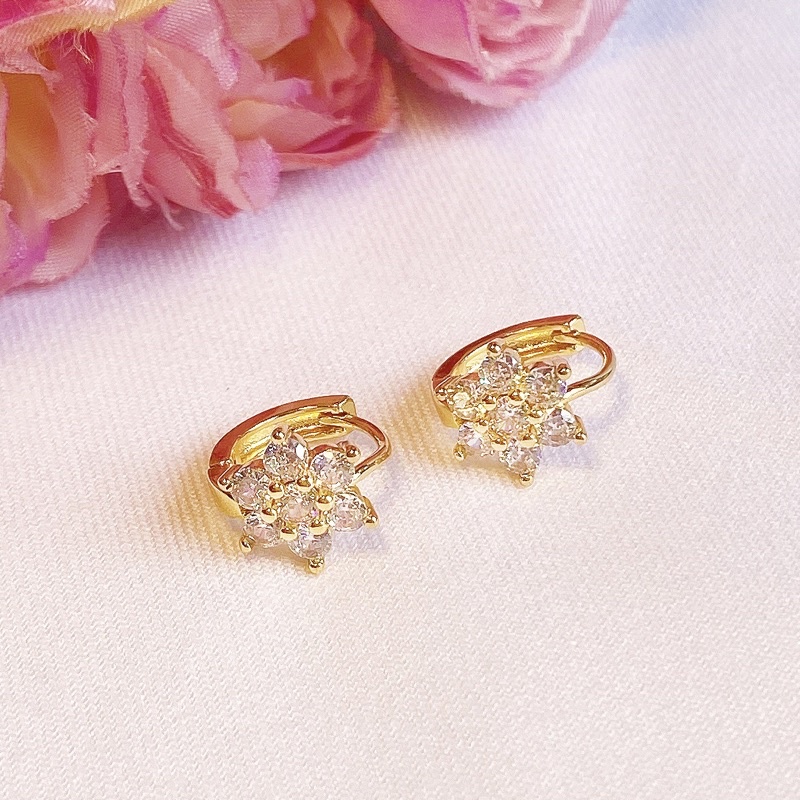 Anting Klip Pesta Wanita Daisy Flower Lapis Emas