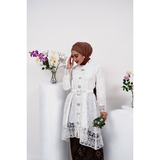 DIYANA TUNIK KEBAYA