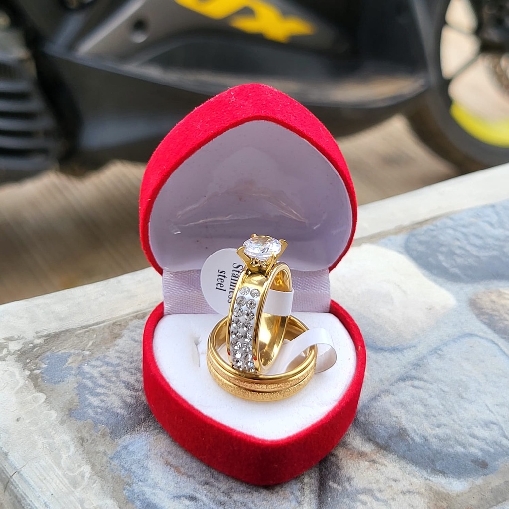 Cincin TITANIUM Korean zikron permata Fashion Couple Tunangan Titanium Emas Anti Karat Model TERBARU 2021 Untuk Pria Dan wanita free box