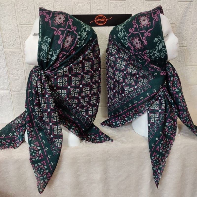 WDAqifa Segi Empat Deenay KW Voal Motif Batik Soft Ready Hitam