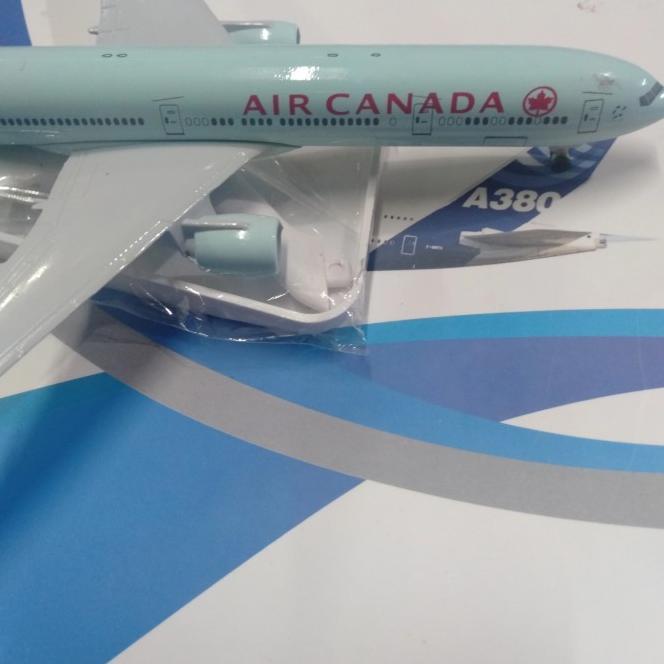 Pesawat Diecast Miniatur Besi Air Canada (Medium)