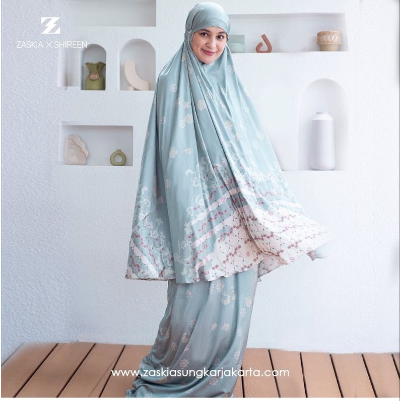 new prayer set by zaskia sungkar / preloved mukena