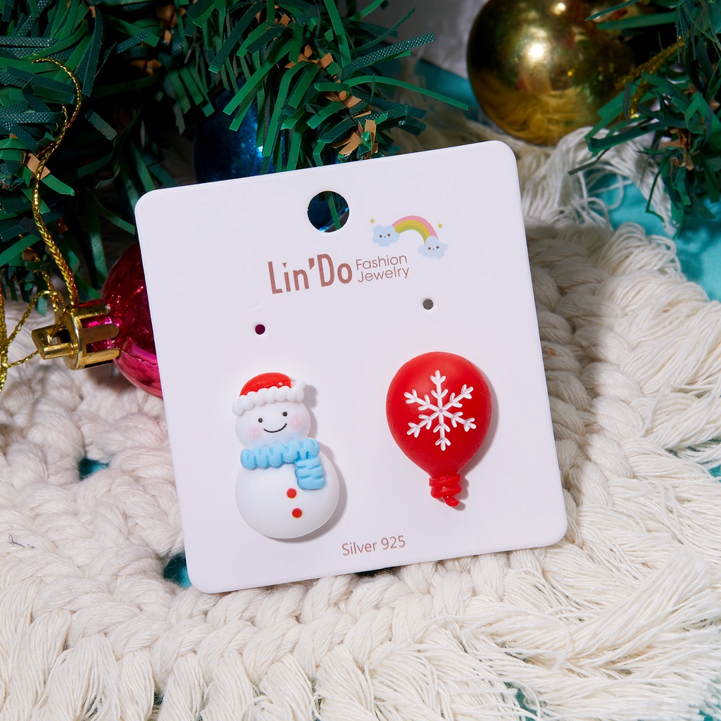 Anting Tusuk Asimetris Bentuk Santa Claus / Pohon Natal Untuk Wanita