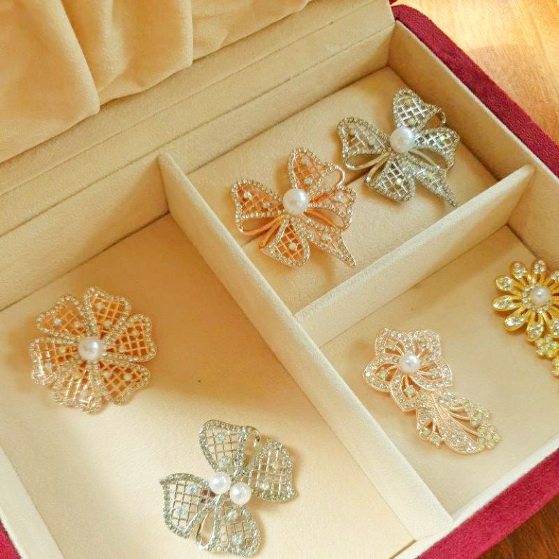 Brooch / bros pita / bros lucu / bros cantik / bros jilbab / bros laris / bros murah / bros cewek / Bros Geometri Terlaris Model Pita Warna Gold Silver dengan