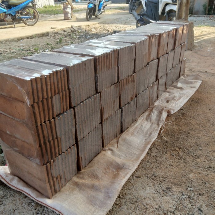 BATA TEMPEL TRACOTA HIASAN TEMBOK - TRAKOTA/MERAH, 60 pcs/pck