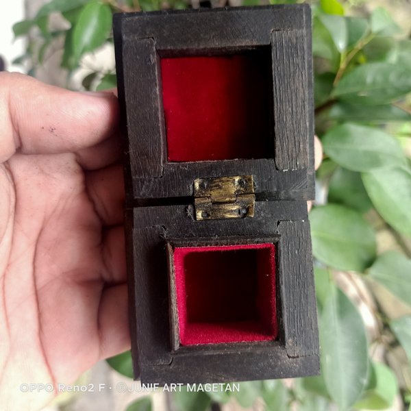tempat jimatan kotak kecil