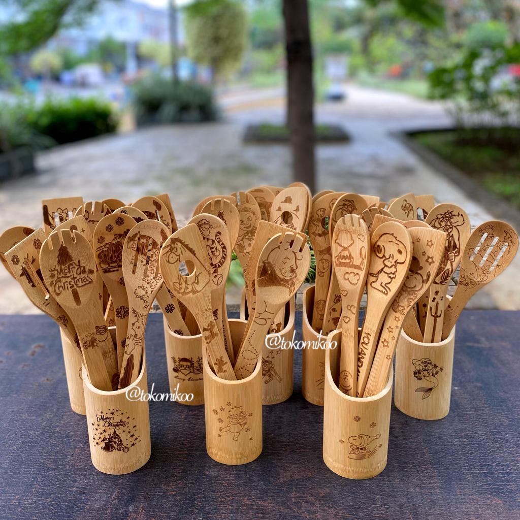 Sutil Set Spatula Masak Bahan Bambu Motif Natal Snoopy Pooh Toy Story