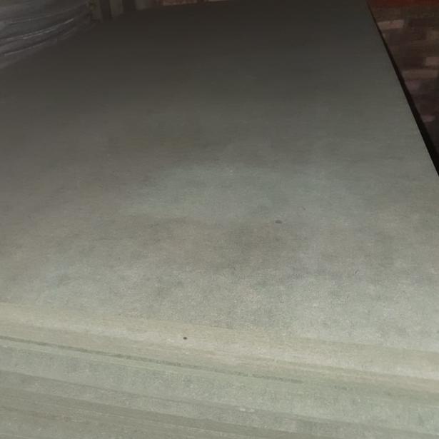 MDF hijau 3 mm / Triplek 3 mm MDF hijau HMR / MDF 3mm HMR
