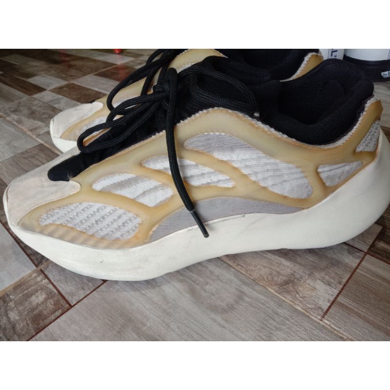 Sepatu/Adidas/Yezzy/bekas