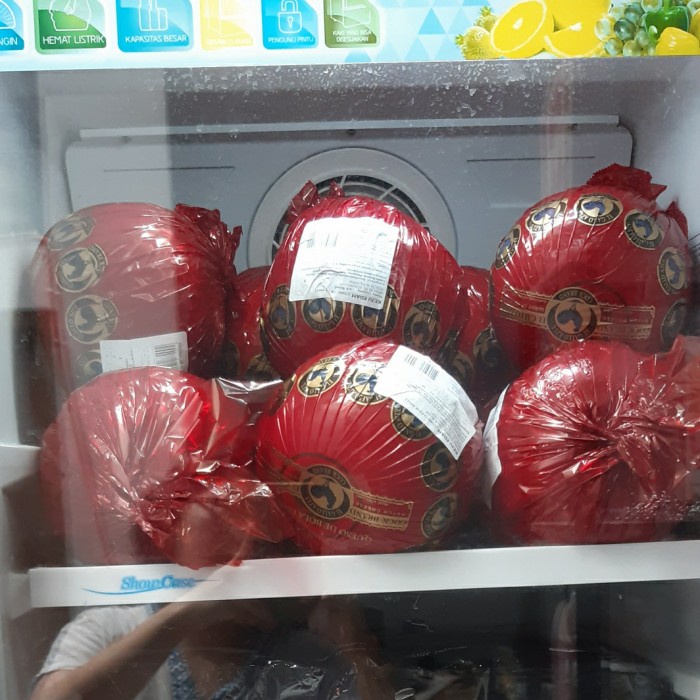 

T0P KEJU BOLA EDAM EMAS 1.6KG NICE