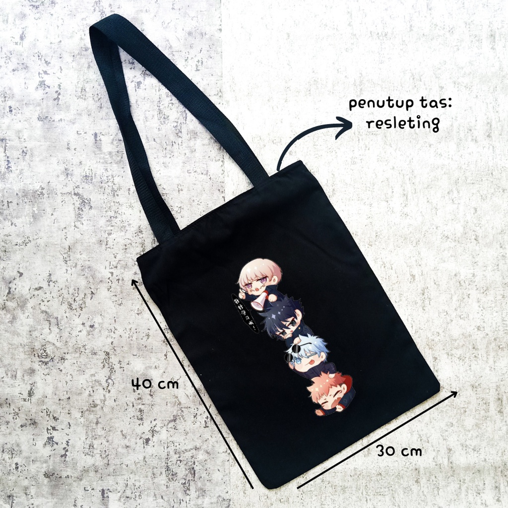 [LIMITED EDITION] Totebag Stringbag DTF Hitam Motif Chibi Jujutsu Tumpuk Manga Anime jujutsu kaisen kekinian tas kuliah sekolah kampus kerja olahraga