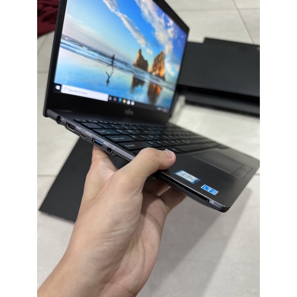 Fujitsu u938 Ram 20 GB ! Core i7 Gen 8 Spek dewa Ultrabook