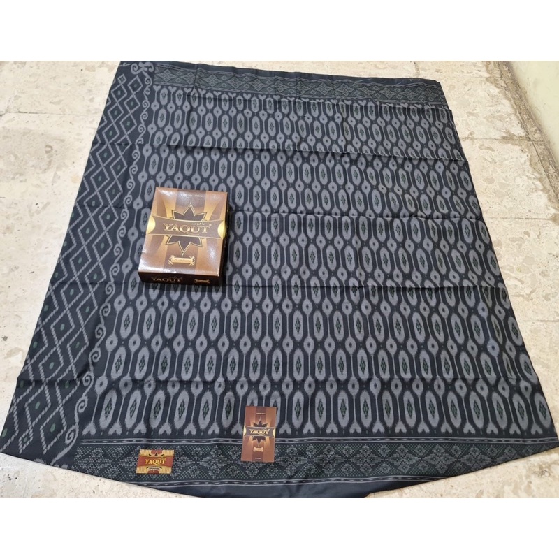 Atlas Yaqut Kembang Motif BHS