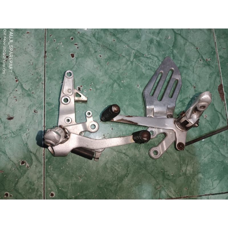 postep poot step depan Yamaha R15 ori bawaan motor