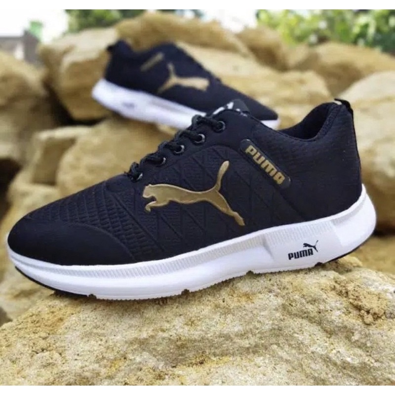 sepatu olah raga