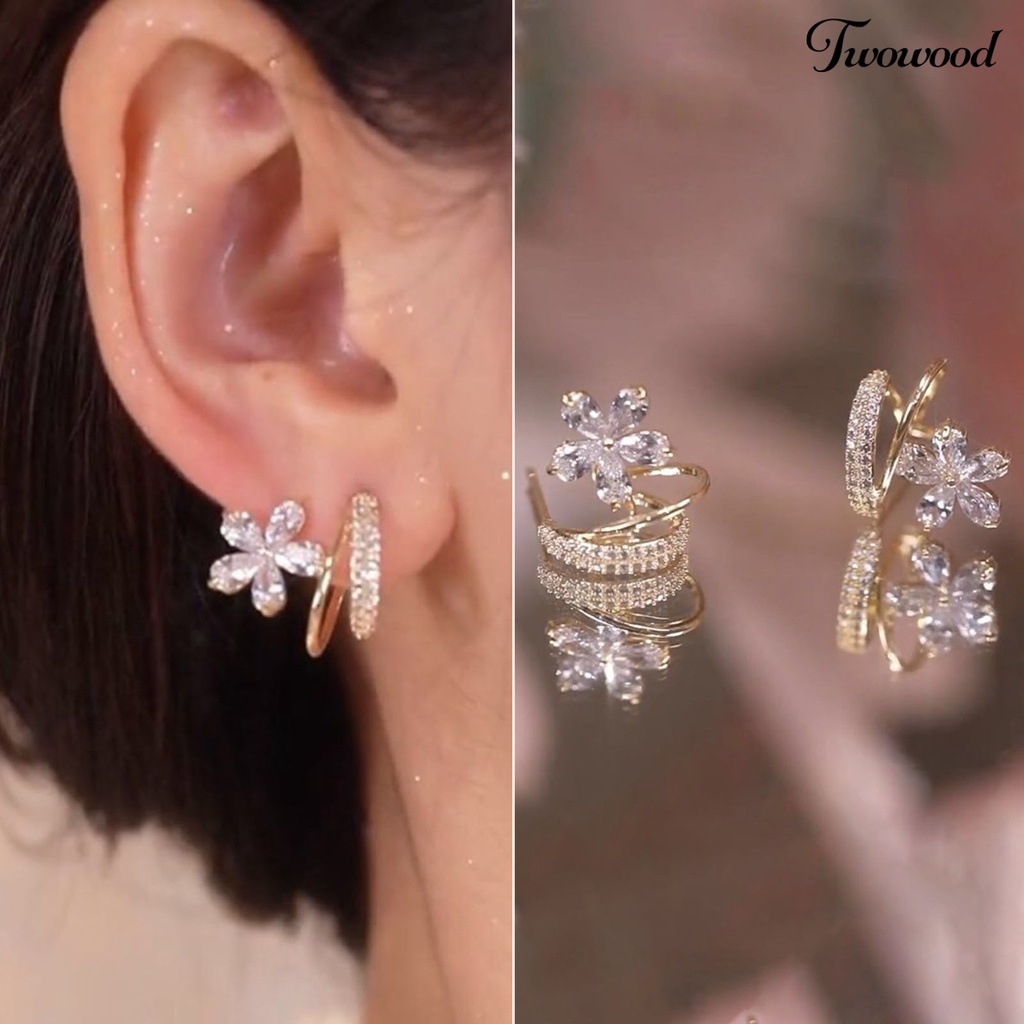 1 Pasang Anting Stud Bentuk Bunga Bahan Cubic Zirconia Untuk Pesta Pernikahan