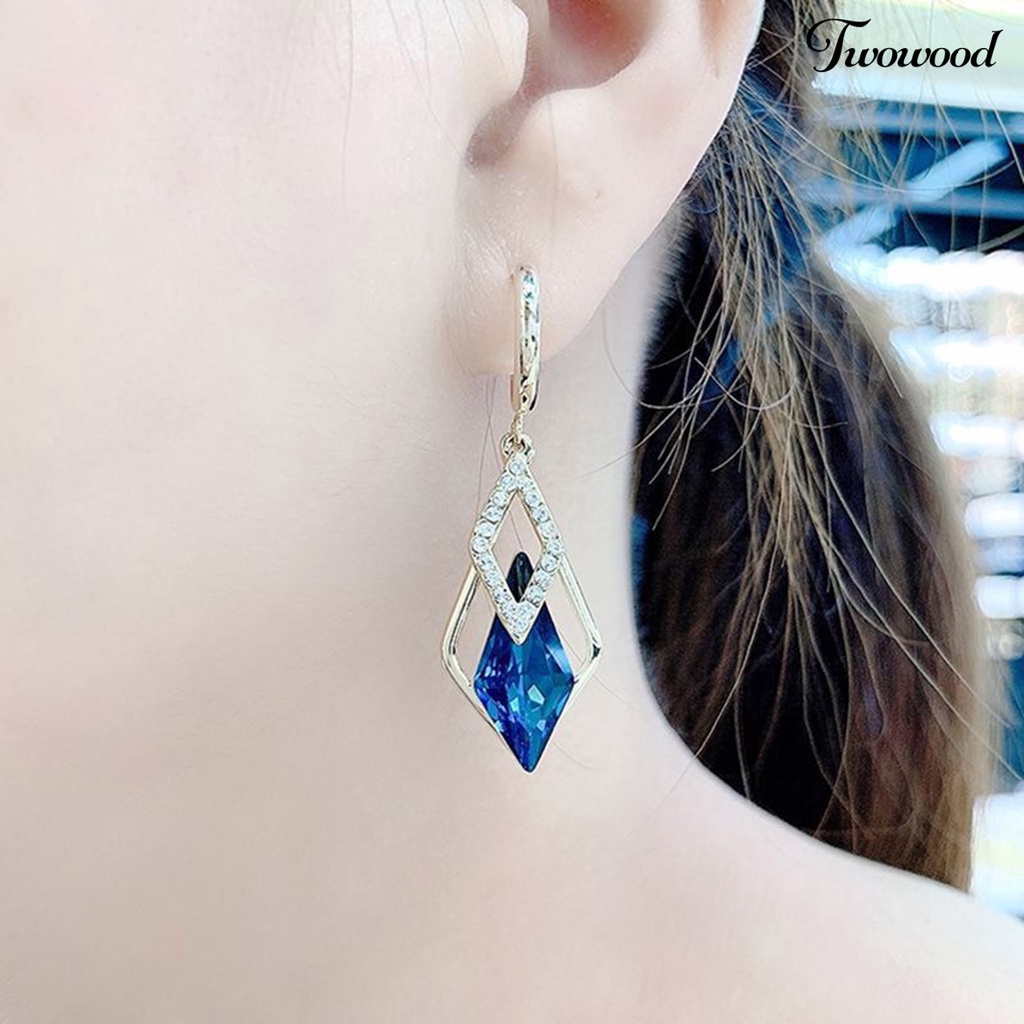 Anting Menjuntai Bentuk Geometrik Bahan Alloy Anti Oksidasi Untuk Hadiah Ulang Tahun Wanita