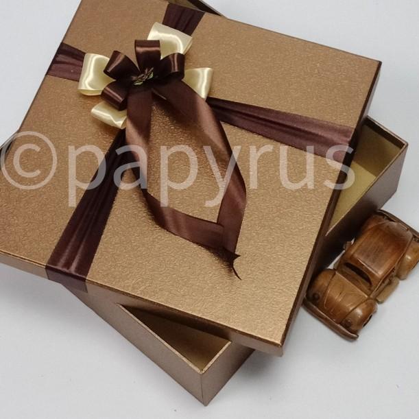 

PAPYRUS 30x30 tinggi 10cm Kotak Kado Gift Box Hadiah