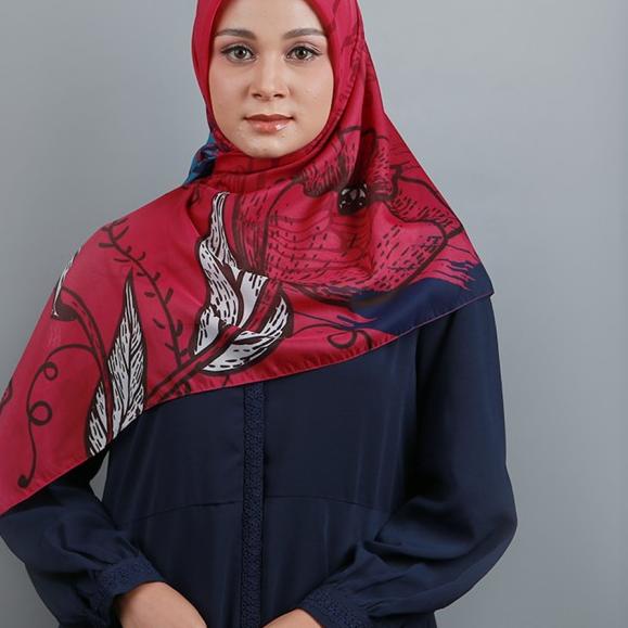 Zoya Febrylica Scarf - Hijab Kerudung Segi Empat - magenta