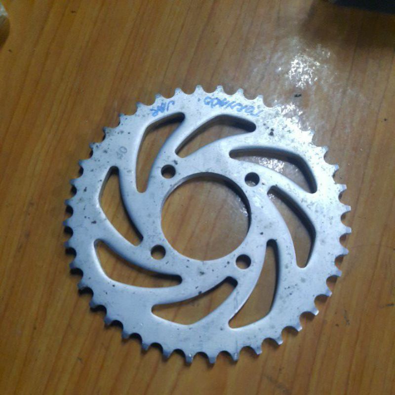 gear gir belakang suzuki tornado