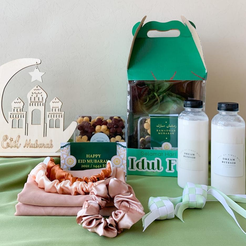 

₹ HAMPERS LEBARAN - Idul Fitri Parcel Kue Kering Kado Ultah Souvenir Pernikahan Hijab Giftbox Sovenir ƒ