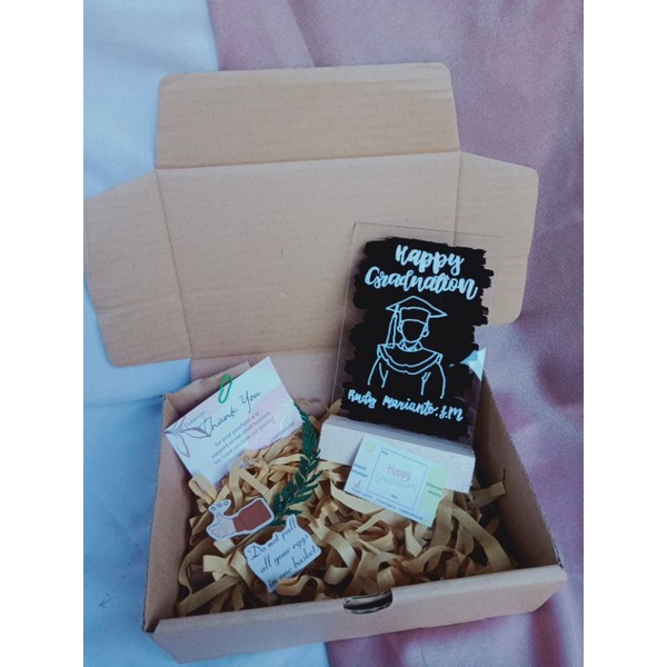 

GIFT BOX ACRYLIC LETTERING 15x10cm, KADO ULANG TAHUN, KADO WISUDA, KADO