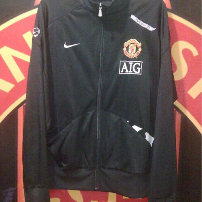 JAKET MANCHESTER UNITED 2018 ORI NIKE