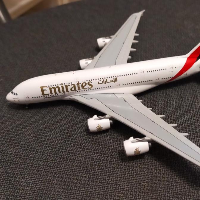 Diecast Pesawat Gemini Jets Airbus A380 Emirates Airways 1:400