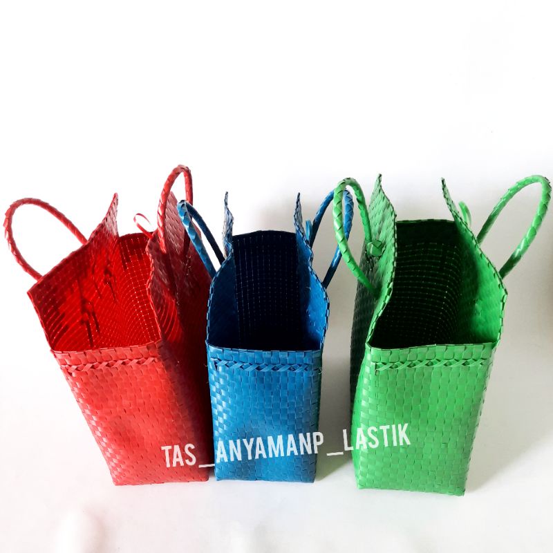 READY STOK Tas Anyaman Souvenir Belanja Custom Anyam Plastik Tas Hajatan Parcel Lebaran Pakai Tutup dan Kancing WARNA POLOS
