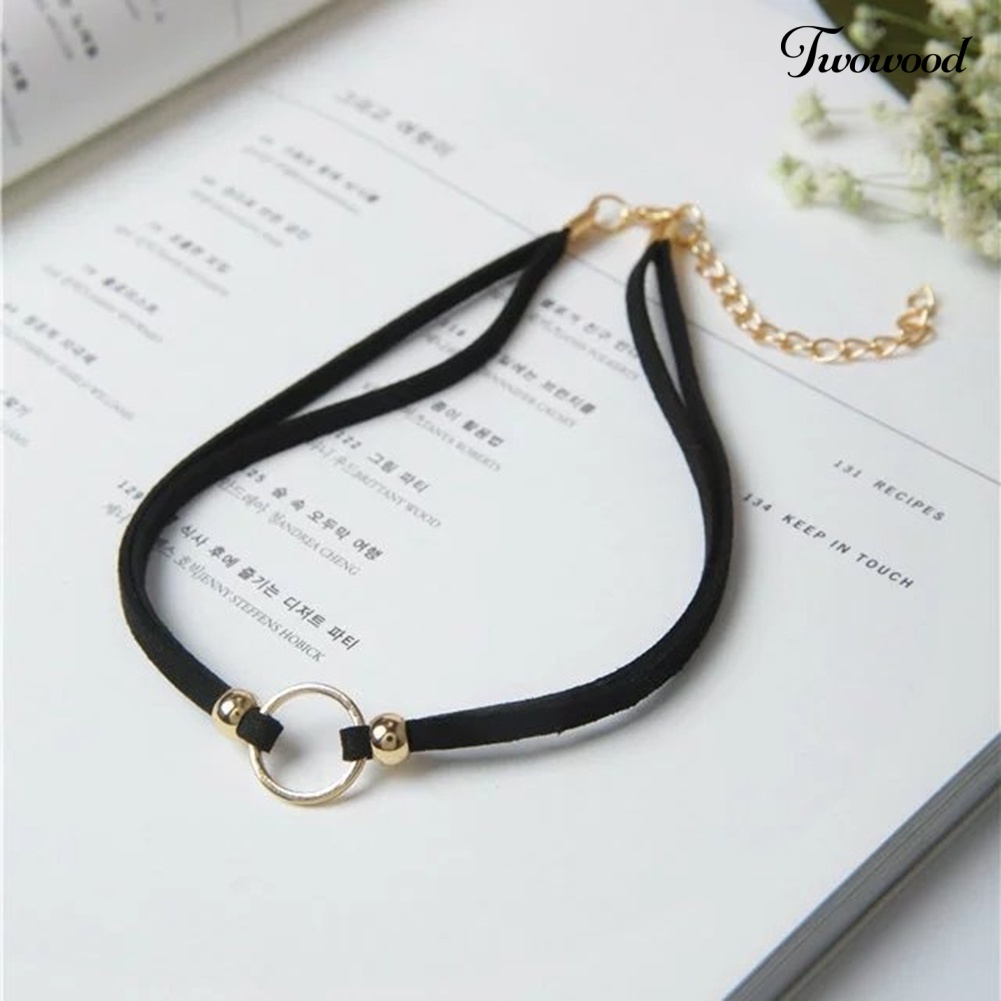 Kalung Choker Bahan Velvet Dengan Liontin Lingkaran Kecil Gaya Gothic Untuk Wanita