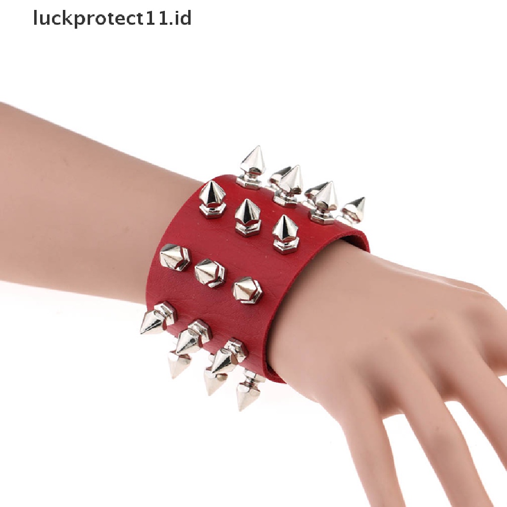 Gelang Bahan Kulit PU Aksen Rivet Tiga Baris Gaya Punk Gothic Rock Untuk Hadiah