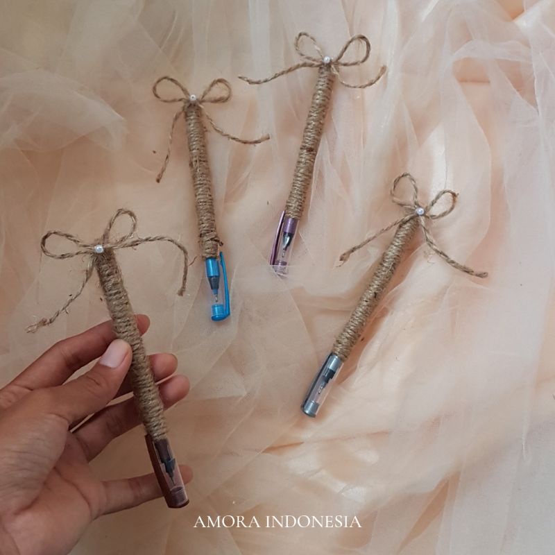 

Souvenir Pernikahan Rustic (Pulpen Rustic) Tali Goni