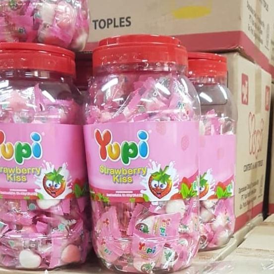 

TERMURAH Yupi Strawberry Kiss Toples 300g-Yupi Love-Yupi Pink-Yupi Grosir Murah /PERMEN LUNAK/PERMEN VIRAL/PERMEN MILO/PERMEN YUPI/PERMEN JADUL/PERMEN KARET