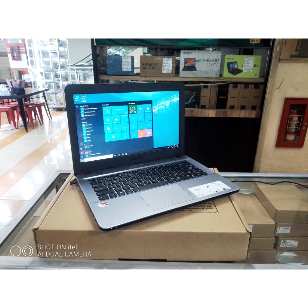 LAPTOP LEPTOP ASUS AMD A9 RAM 4GB HDD 1TB GENERASI BARU WINDOWS10 ZOOM SIAP PAKAI GAMING DESIGN RAM 4GB AMD A9 MULUS