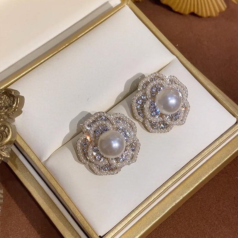 Anting Mutiara Bentuk Bunga Gaya Elegan Serbaguna