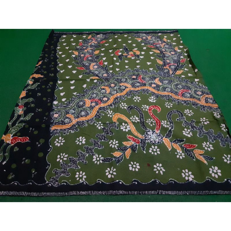 Sarung batik tulis asli produksi madura