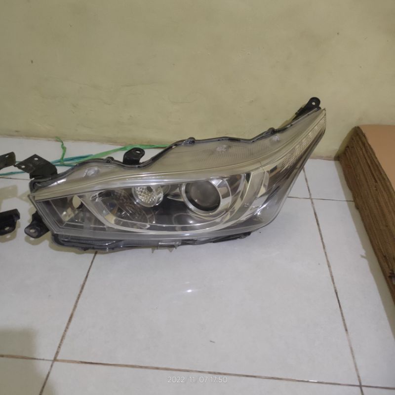 headlamp yaris trd