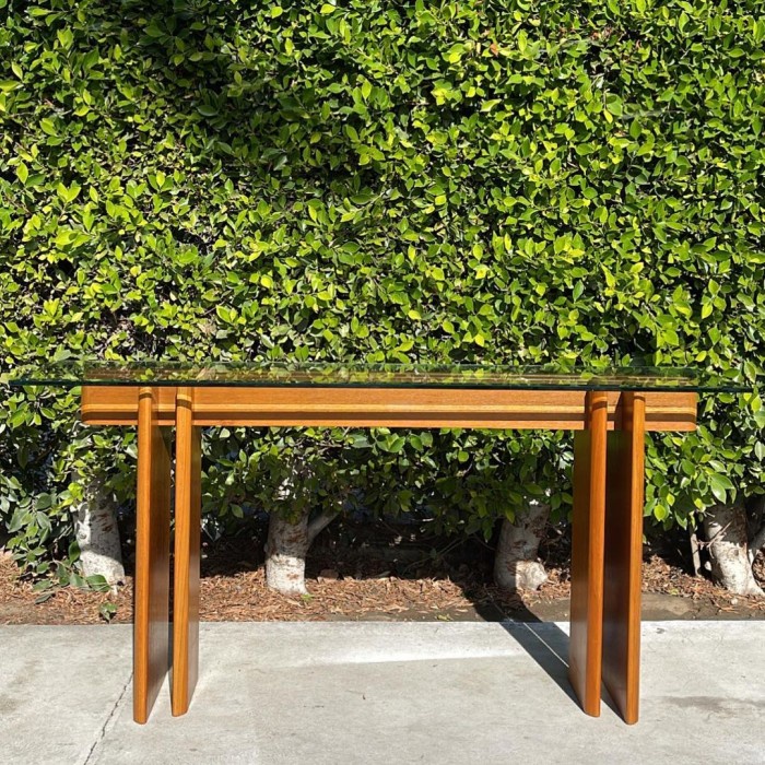 Meja Konsul Kayu Jati Solid Top Kaca