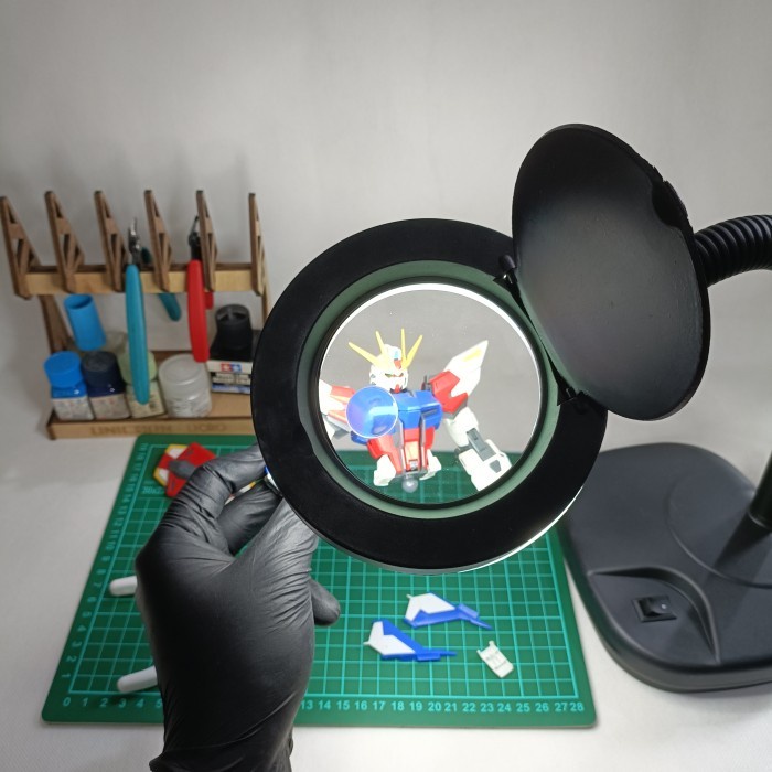 

Working Lamp + Magnifier /Lampu Kaca Pembesar Merakit Gundam Model Kit [Populer]