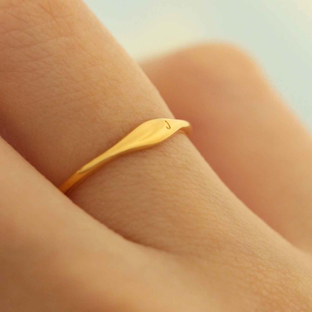 Tiny Signet Ring - Cincin Signet Mini Grafir Inisial - Perak dan Emas Asli - LOULOUROSE
