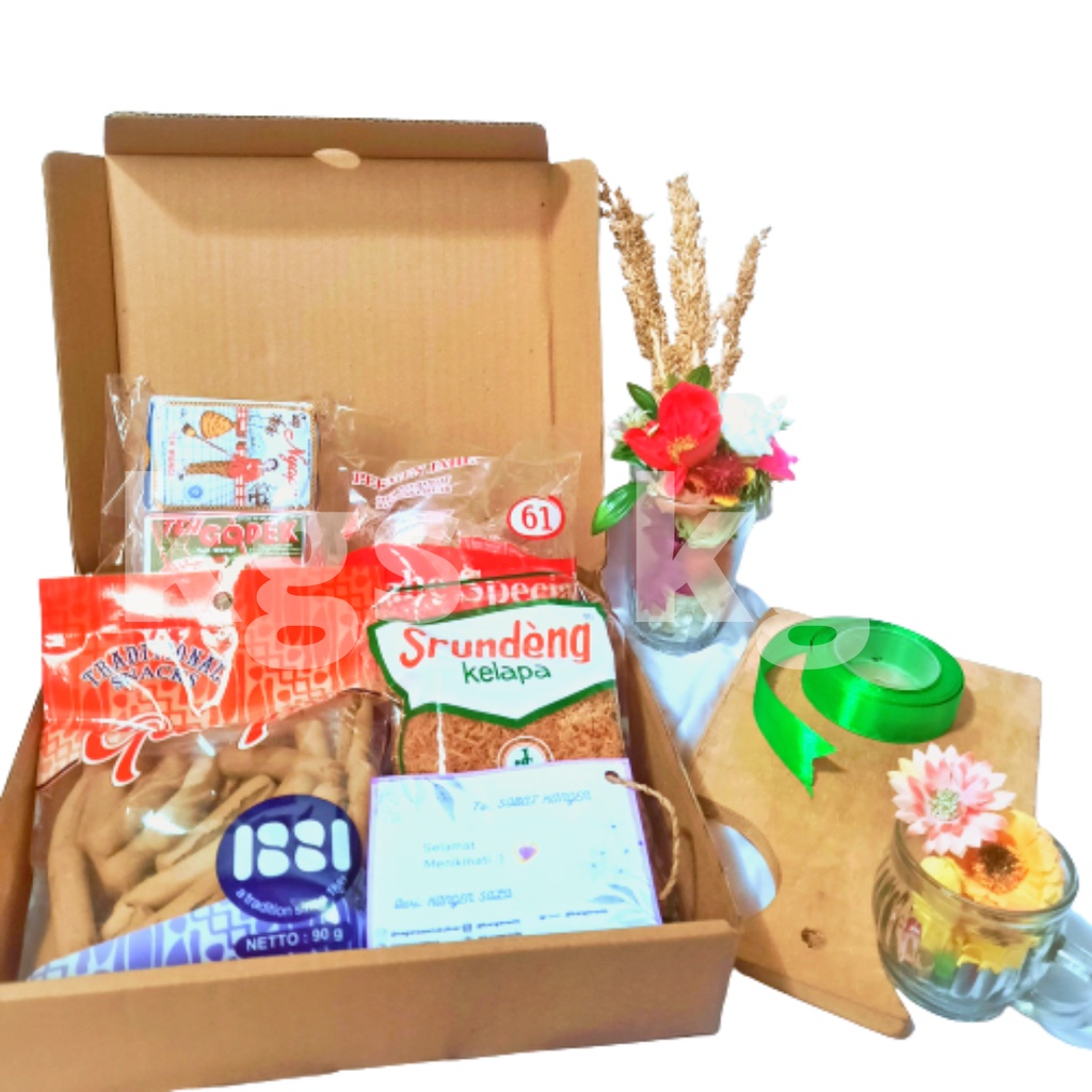 

Hampers Komplit Oleh- Oleh Khas Solo Free Kartu Ucapan