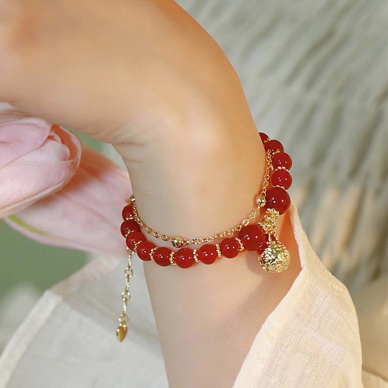 Gelang Double Layer Aksen Manik-Manik Warna Merah Untuk Tahun Baru