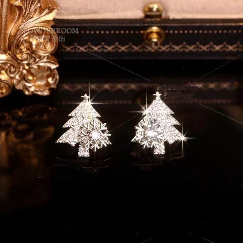 Anting stud Desain Pohon Natal snowflake Aksen Berlian Zirkon Untuk Wanita