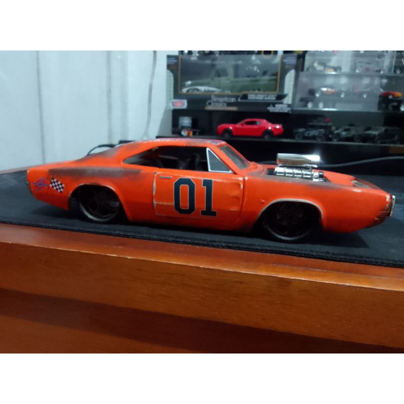 Jada 24 Custom Dodge Charger General Lee